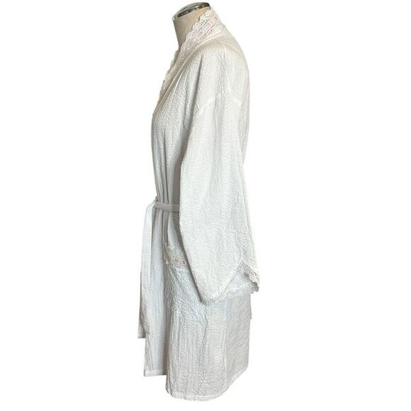 Eileen West Robe S/M White Seersucker Pink RibbonEyelet Lace Cottage Core Lounge - Picture 2 of 6